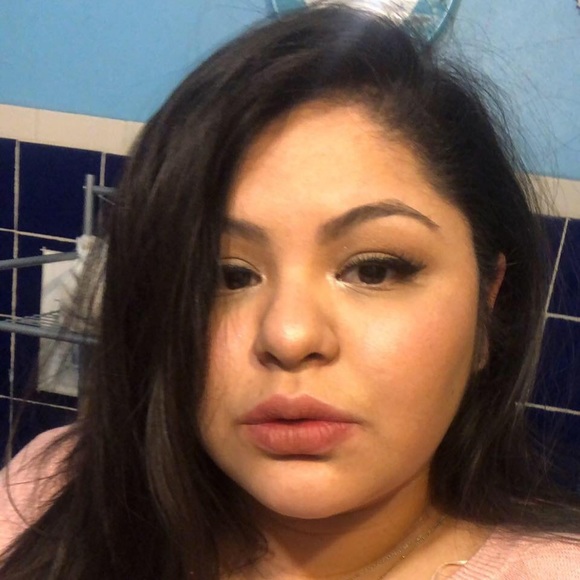 Meet your Posher, Flora - Picture 1 of 1